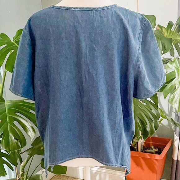 Vintage blue denim asymmetrical hem top with button details size large - Picture 3 of 7